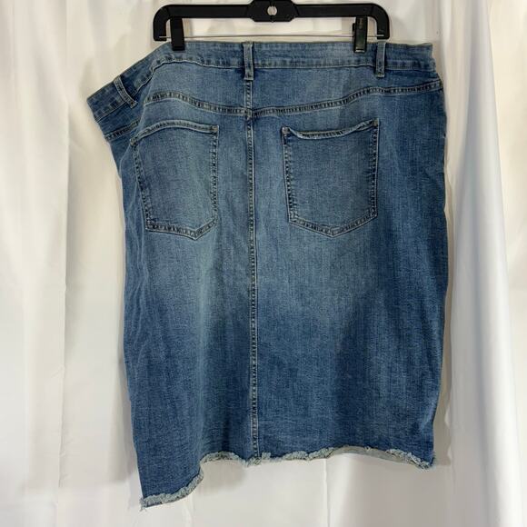 Falls Creek Women's Denim Blue distressed Jean Skirt Size 24 With Pockets - Picture 2 of 5